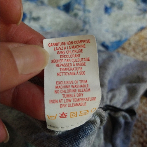 Size 1X plus floral scrunch side short sleeve top - Picture 10 of 14